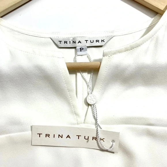 NWT Trina Turk Split Neck Cropped Blouse - Picture 2 of 4